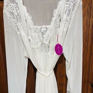 Luxurious White Lace Boudoir Set